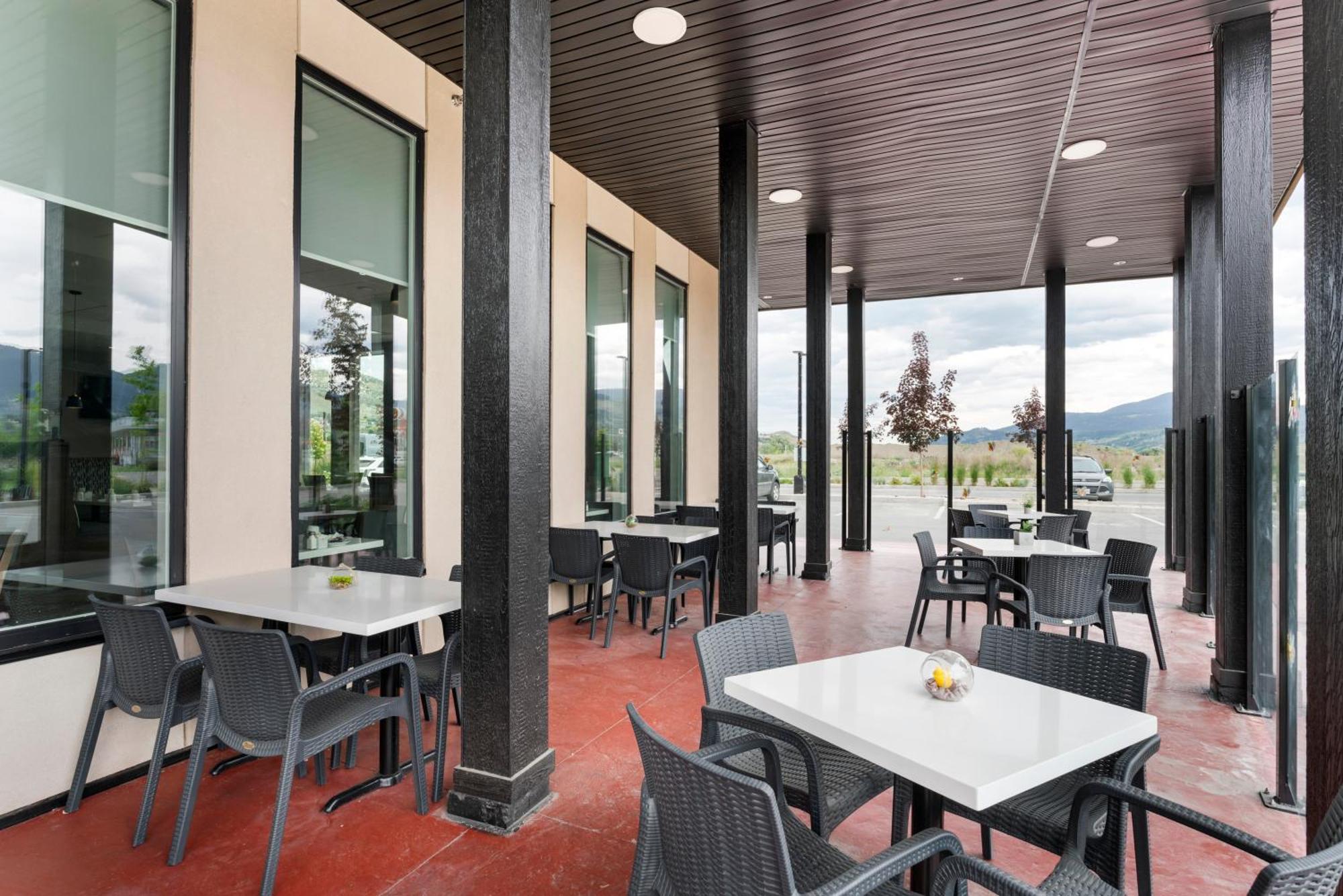 Best Western Premier Route 97 Vernon Eksteriør bilde