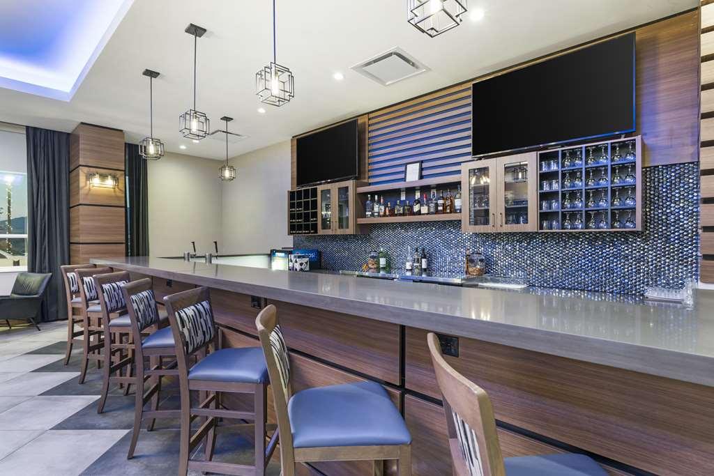 Best Western Premier Route 97 Vernon Restaurant bilde