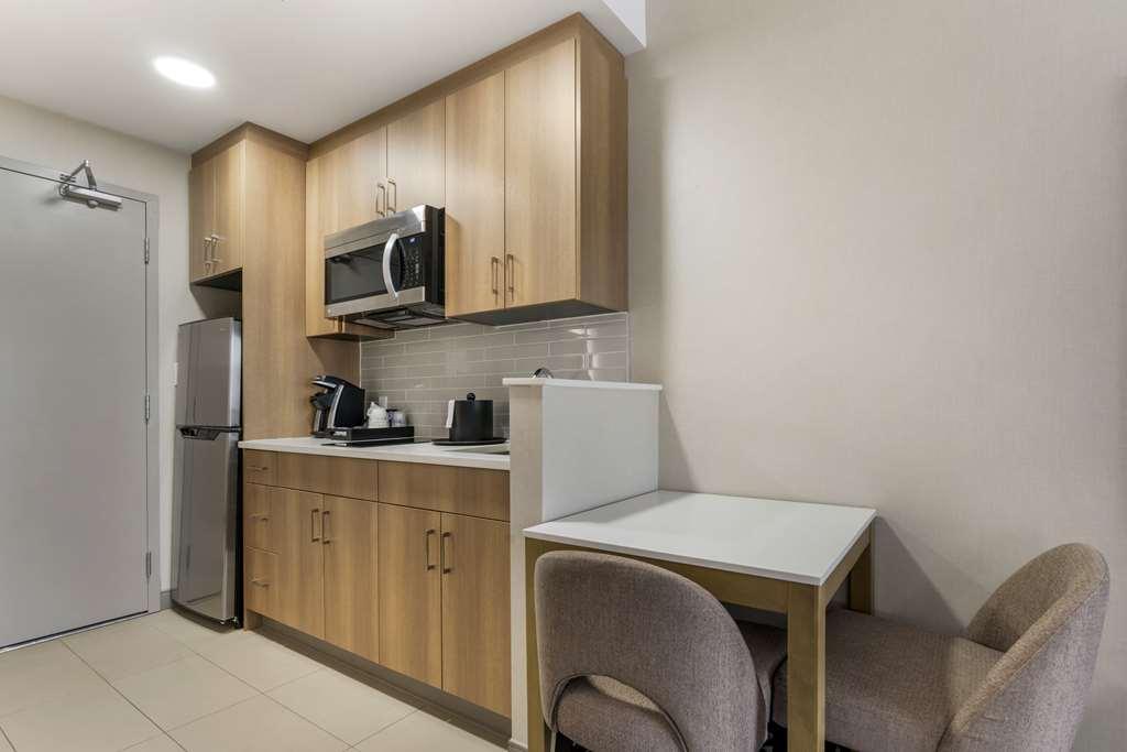 Best Western Premier Route 97 Vernon Rom bilde